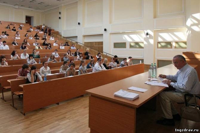 Госдума вернула льготы для детей-сирот при поступлении в вузы (только на 3 года)